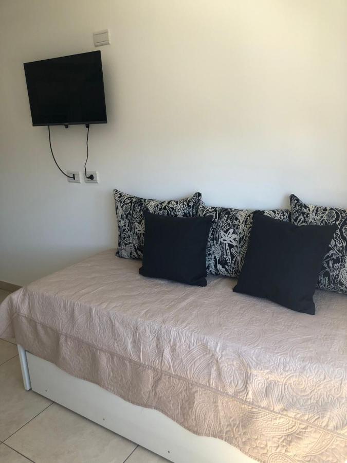 ניוקואן Villa Ober Suites מראה חיצוני תמונה